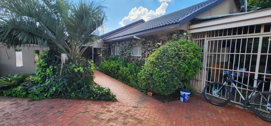 7 Bedroom Property for Sale in Flamwood North West